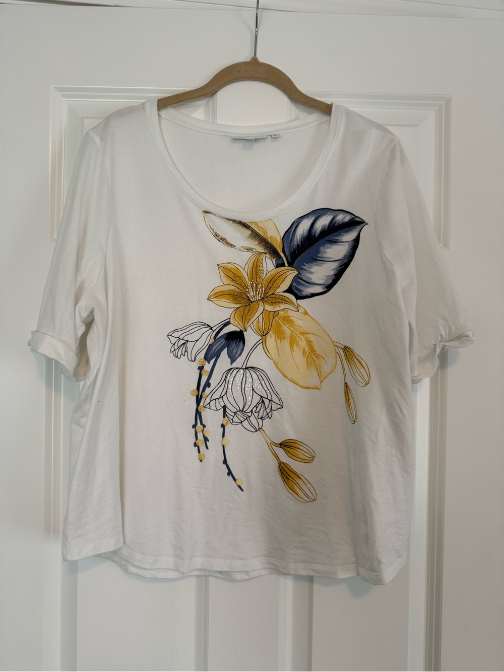 Chico’s | White Short Sleeve Scoop Neck Tee Yellow & Navy Floral | Size 3